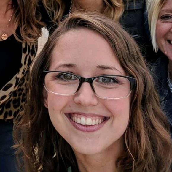 Meet your Posher, Lindsey - Picture 1 of 1